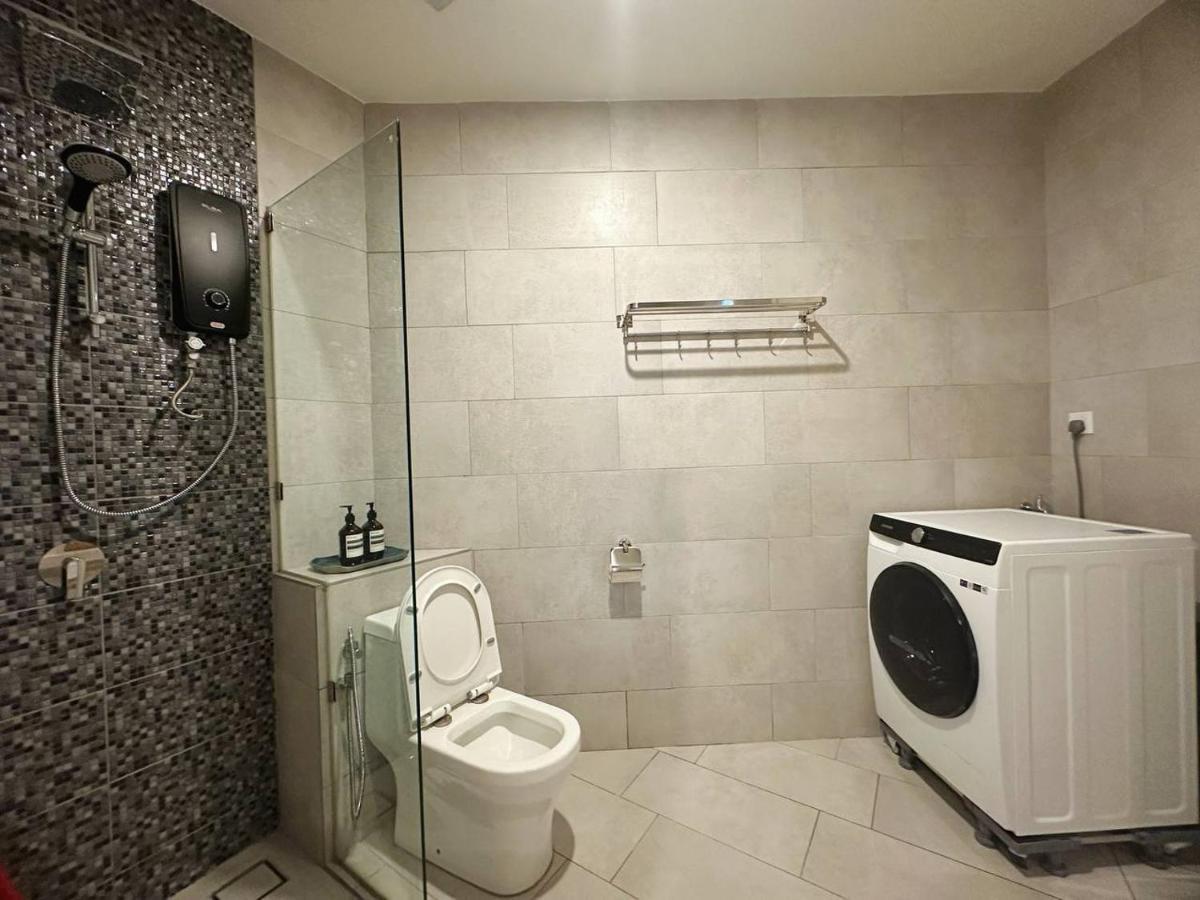 Sunset Seaview Studio Apartment At Kota Kinabalu City Centre Exterior foto